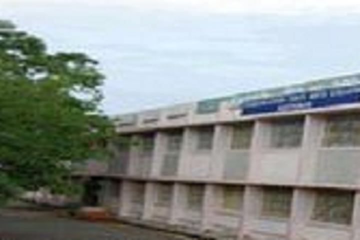 https://cache.careers360.mobi/media/colleges/social-media/media-gallery/13158/2021/5/11/Campus view of Thiruvalluvar Government Arts College Rasipuram_Campus-View.jpg